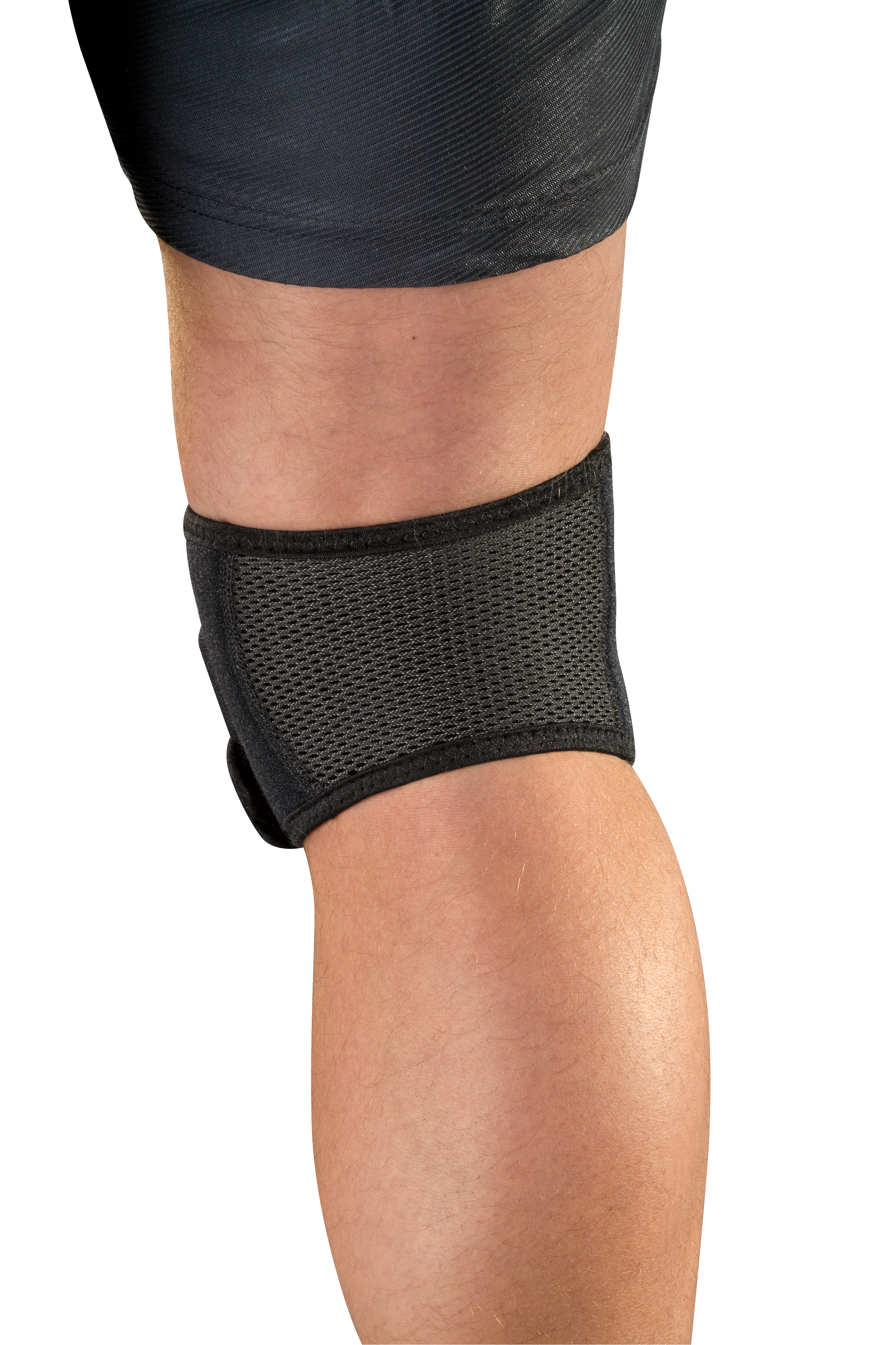 Mueller Adjustable Max Knee Strap 59857 Produkt angezogen am Knie von hinten